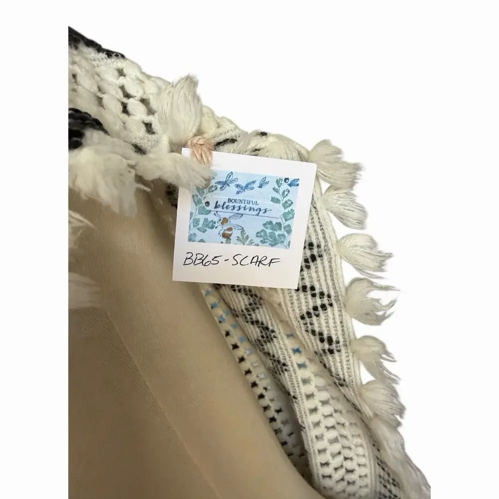 Handmade Black White Gray Crochet Infinity Scarf Zigzag Wave Pattern Fringe Cowl